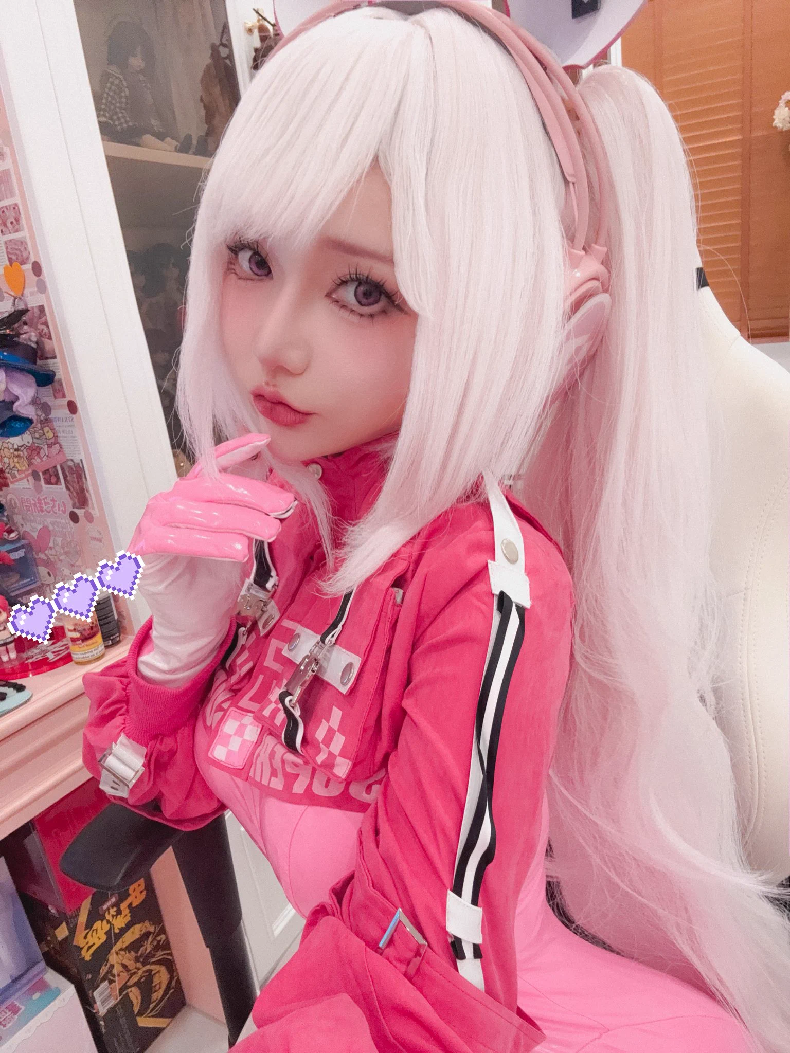 Alice from #NIKKE photoshoot yesterday with new make up style 🐰💖 https://t.co/qJhcSf7F8S
