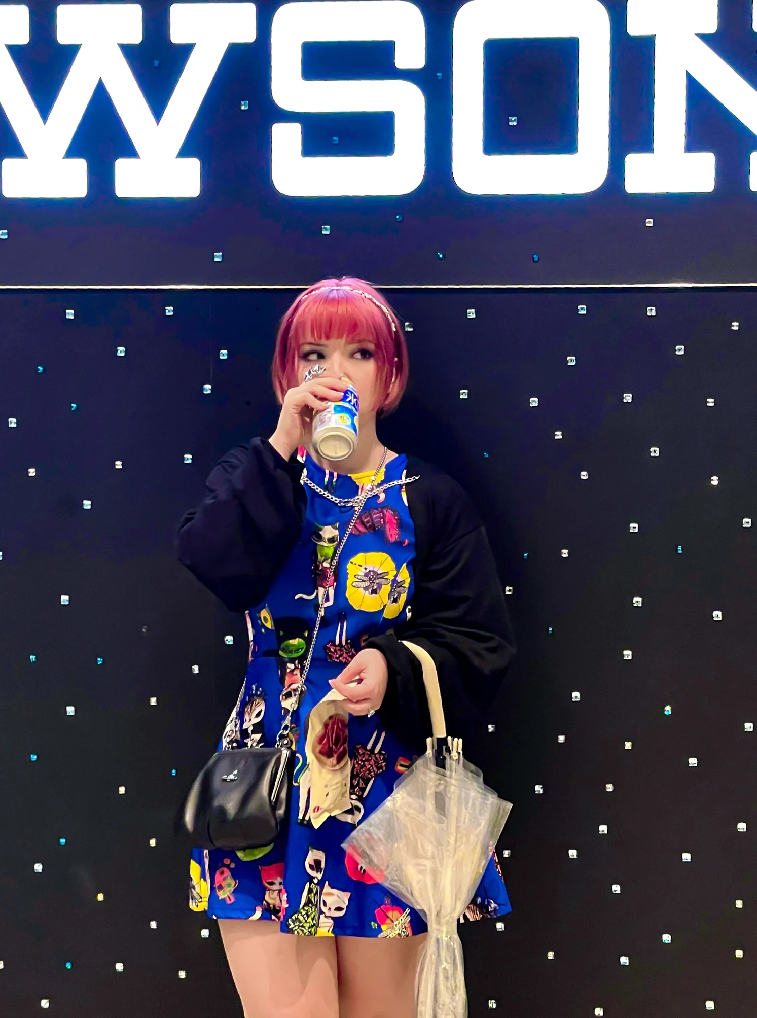 this picture of me outside of the swarovski bedazzled lawson in tokyo with a pink bob wearing vivienne westwood and drinking a strong zero might be my peak https://t.co/KAvNBvPGAw