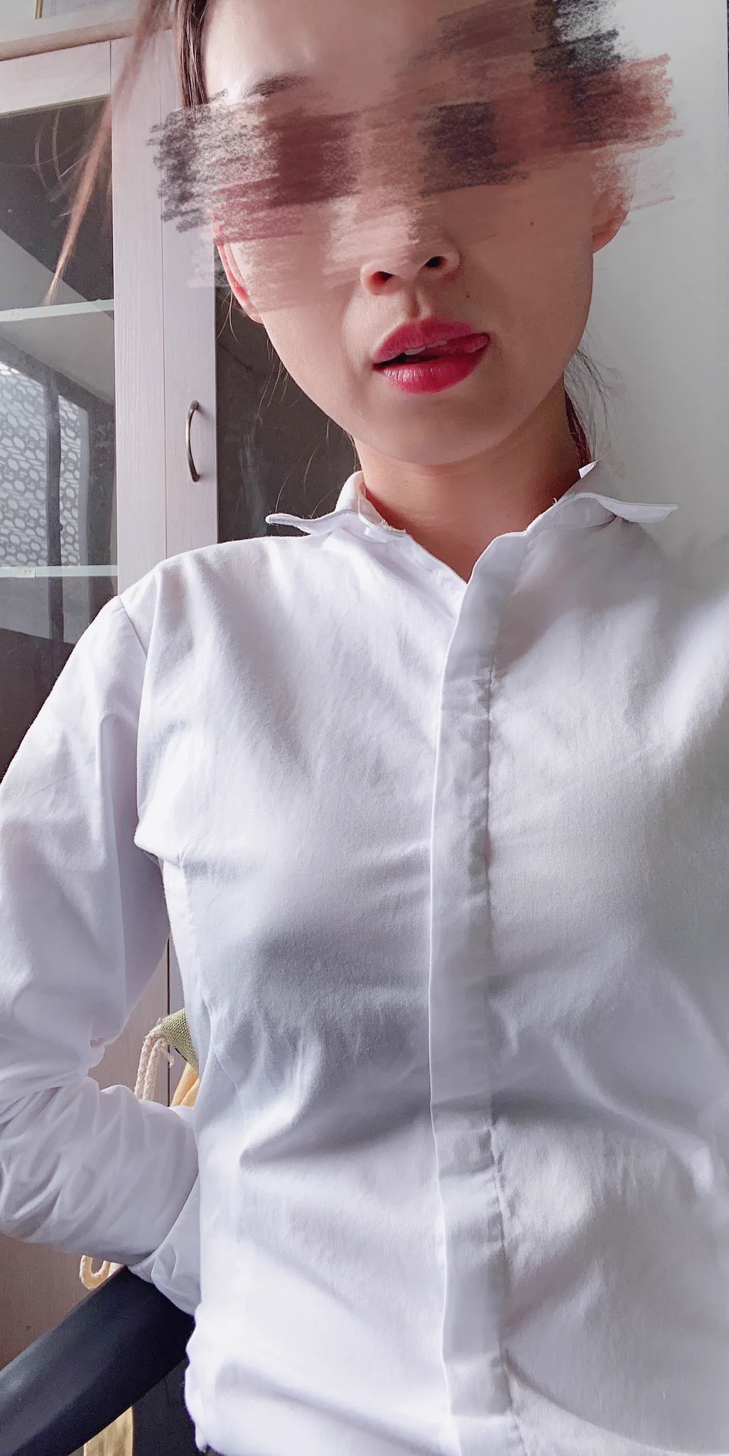 给小晴下达的 #露出任务，不穿内衣👙上班接顾客，不知道今天会不会被客人发现呢🤫@luchu888888 https://t.co/Vvh6jPzahZ
