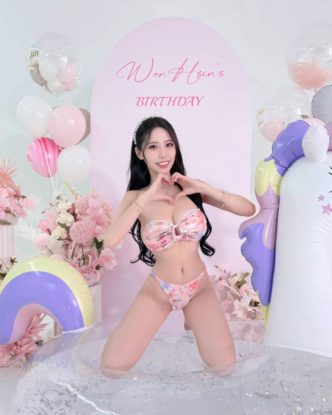 今天是個甜蜜的日子呢🥰情人節快樂💕💕大家都幸福快樂呦😍 https://t.co/B0YQJybJtn