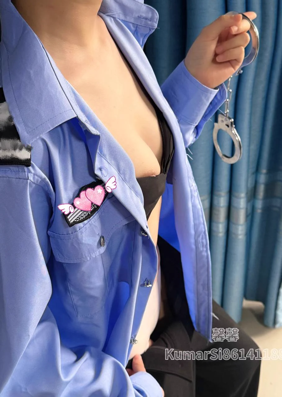 在网上真的会比现实大胆哎，像我这么害羞的一个人，都敢给网友拍这种照片了，可惜和他太远啦，要是在同一个城市就好了🥺 https://t.co/uefdbVR1hz