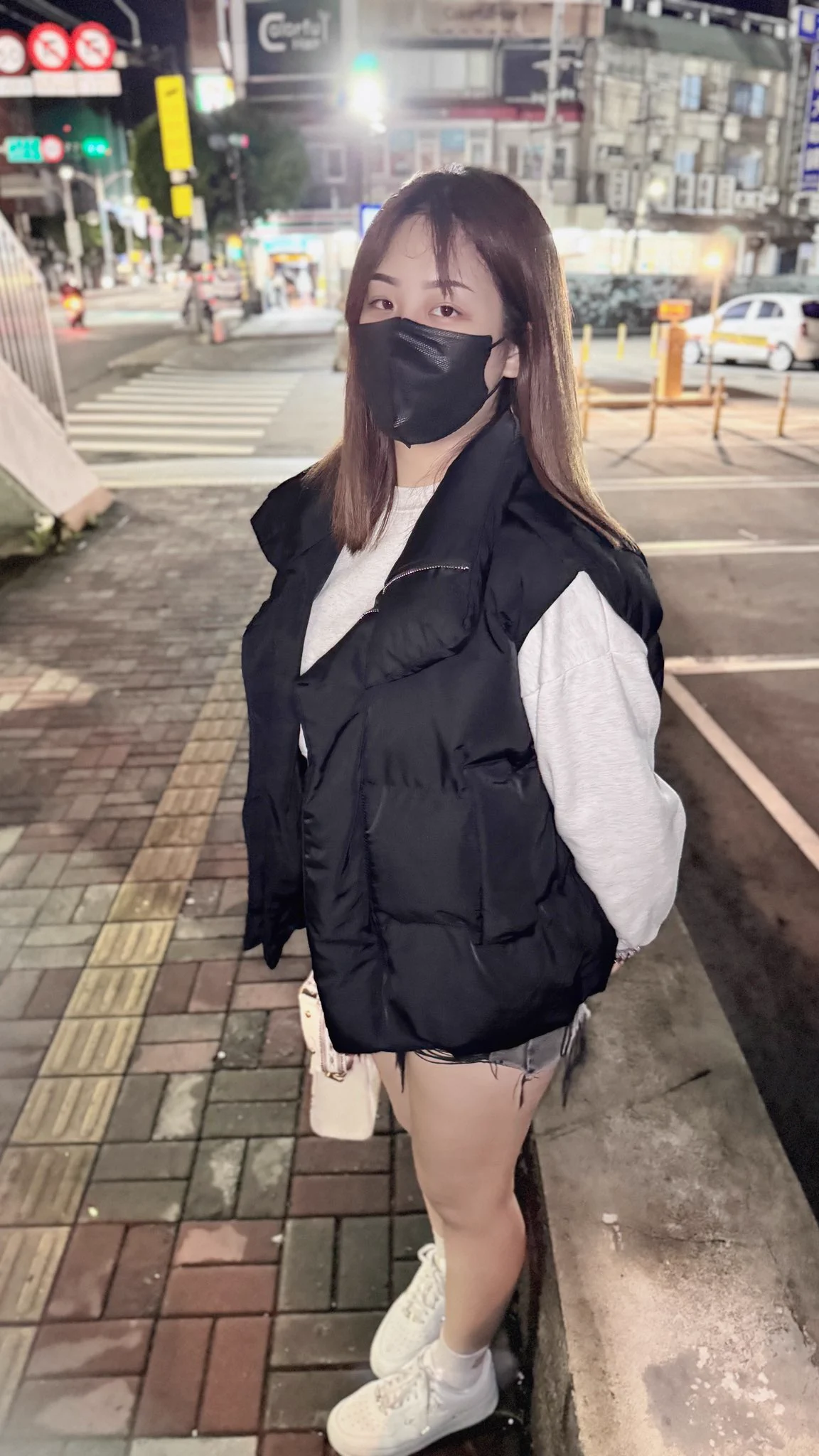 下課立刻變回原本的我，明天不用早起，今晚想要耍廢到幾點 https://t.co/AaoijfppyA