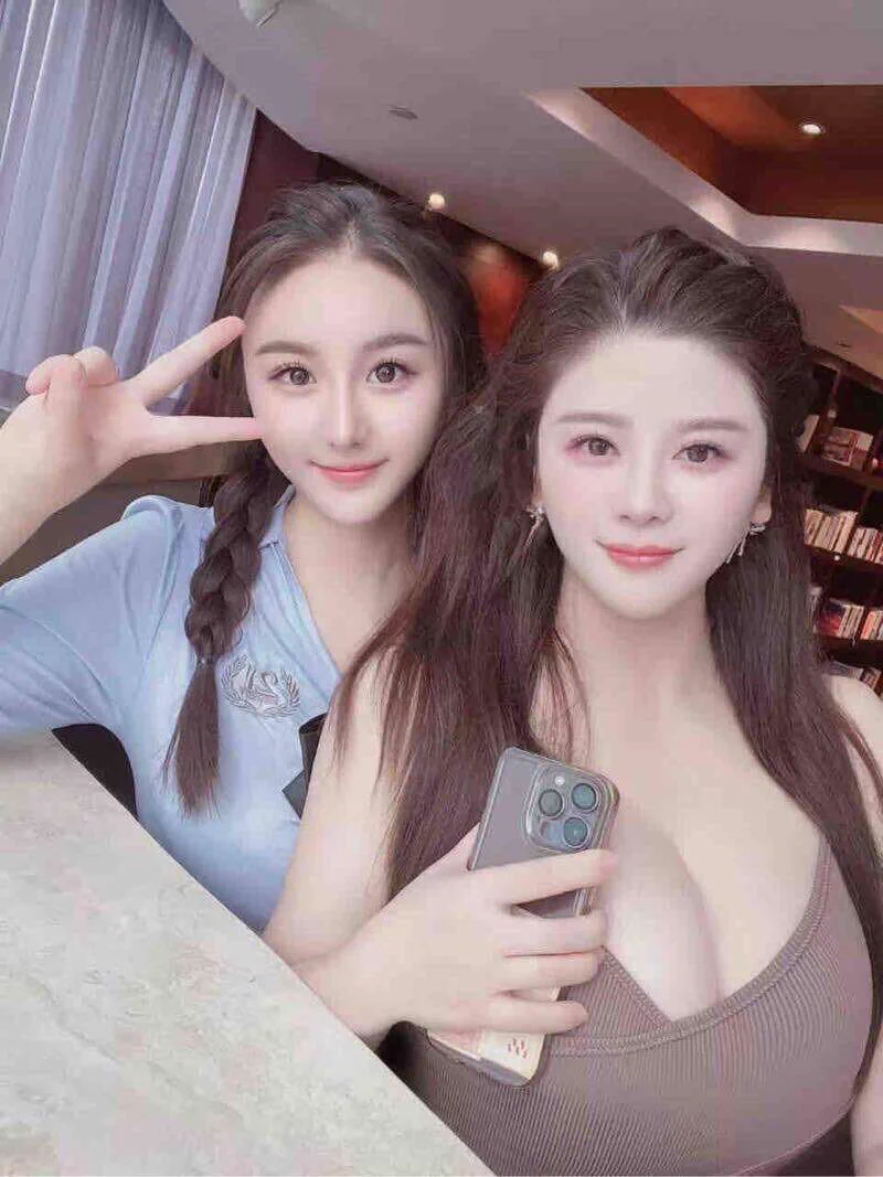 深圳母女妈妈38岁 身高162 🐻D 体重112女儿22岁 身高165 🐻C 体重100🉑️陪🛀🉑️🐍💋🉑️69🉑️深🐒🉑️🐻推🉑️情趣诱惑🉑️扮演情景剧解锁各种姿势配合度极高————————————少爷，母女双飞，大被同眠！➡️群：https://t.co/UuwT2JI361 https://t.co/zEIwSka8Bk