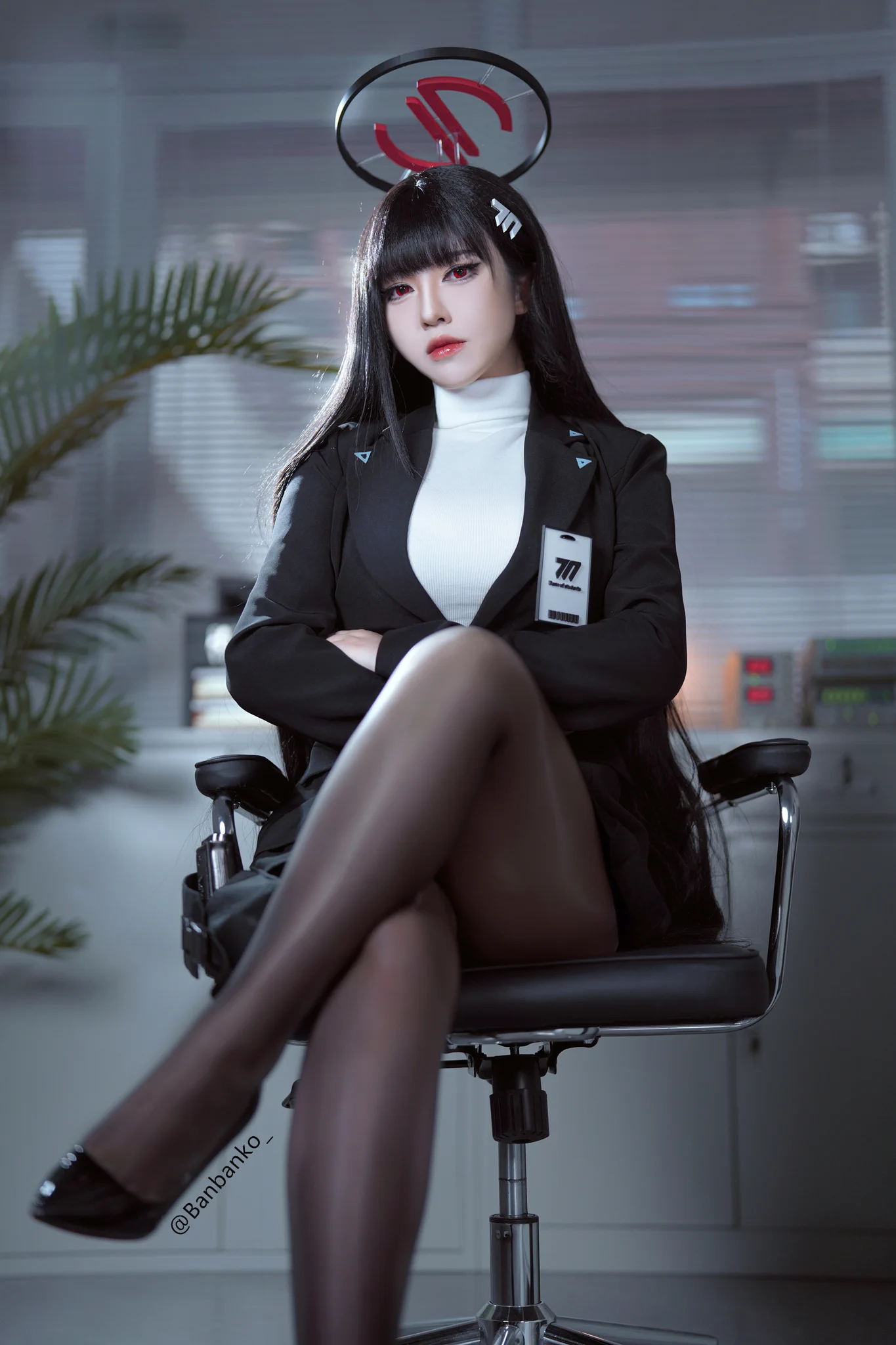 你在看哪呢？🖤#調月リオ #ブルアカ #BlueArchive #碧蓝档案 https://t.co/q7RVLT9UPp