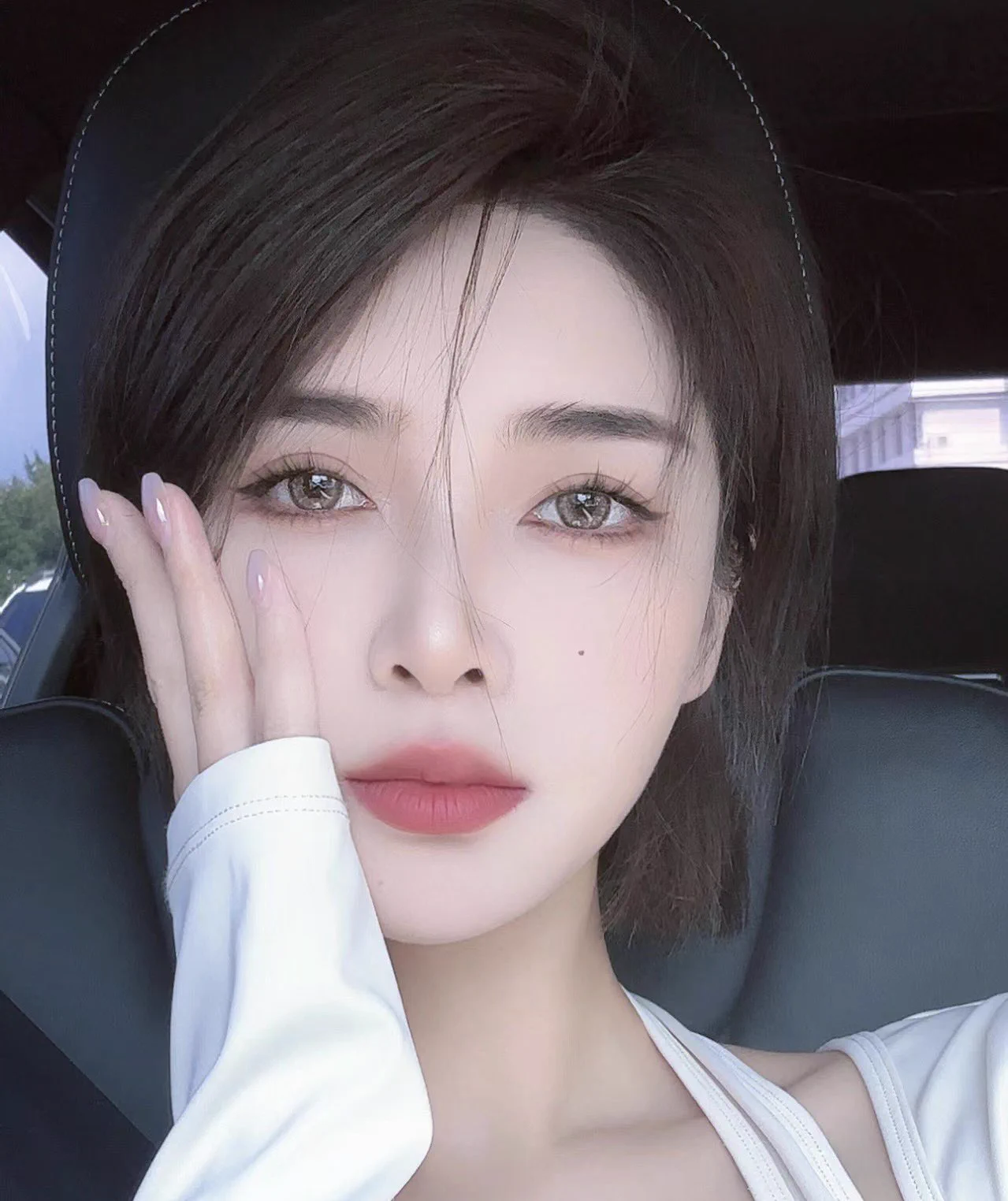 오늘 새로 해본 메이크업💋 완전 대박이야~! 💖 https://t.co/EIkfzBMcw8