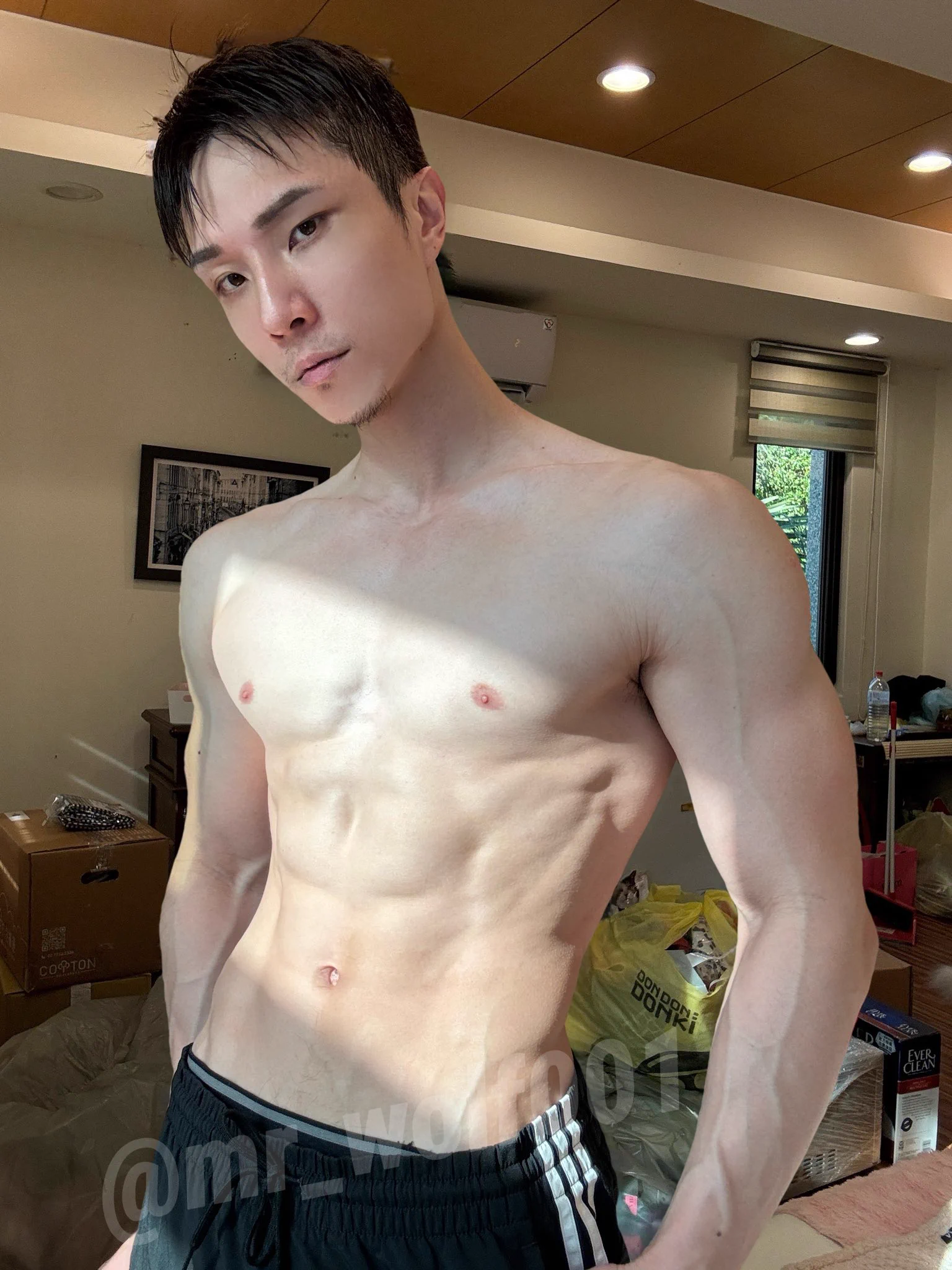 Moved some stuff, took a selfie on the side🐺@mr_wolf002 https://t.co/78gvwtUZC1