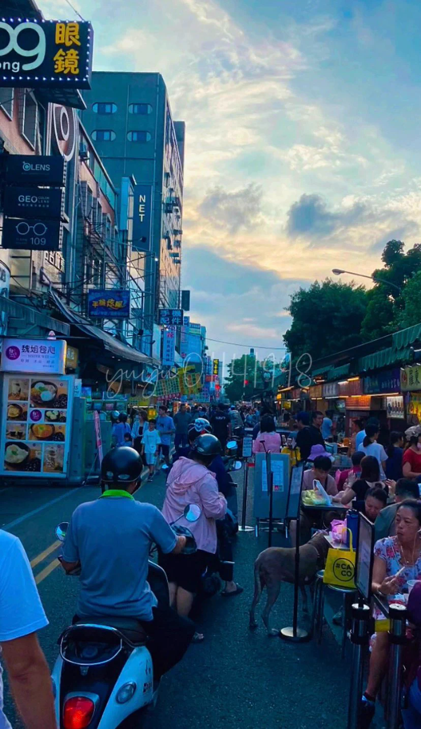傍晚的羅東夜市～有人要來巧遇一下嗎❤️ https://t.co/jC1v2akDNT