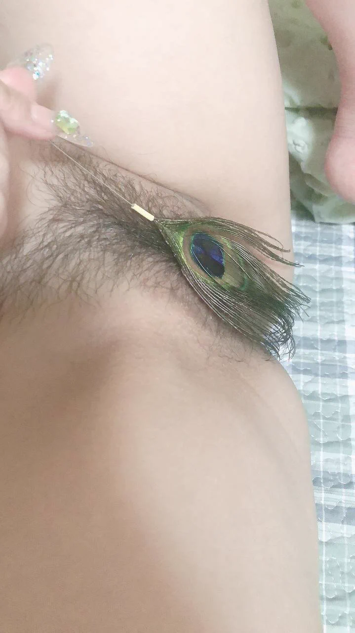 平时在银行工作总是忙忙碌碌的，好不容易休息下来就想做点刺激的事情，满足自己内心的欲望，也可以发泄一下平时被无理客户压抑的心情，所以我才喜欢在网上放纵自己，有想法的私信我啊 https://t.co/6xhRDLili5