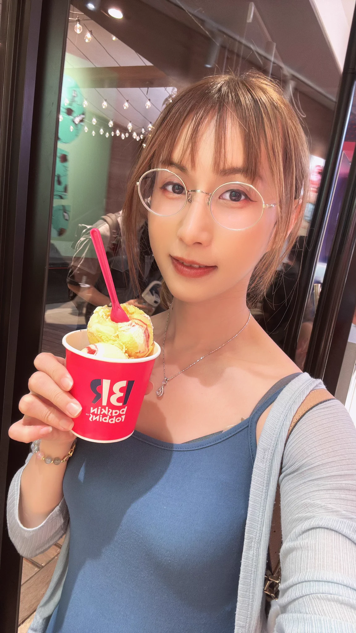 吃冰吃冰！沒想到三球好大我吃冰的速度很慢很快就融化了🤣 https://t.co/PKXGpQ52SD