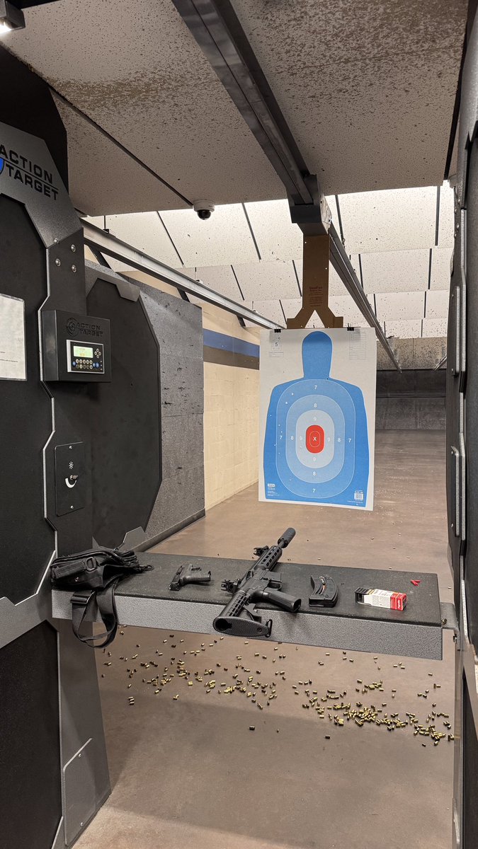 啊也不知道到底有沒有射中🤣 https://t.co/wBG3yRuQqI