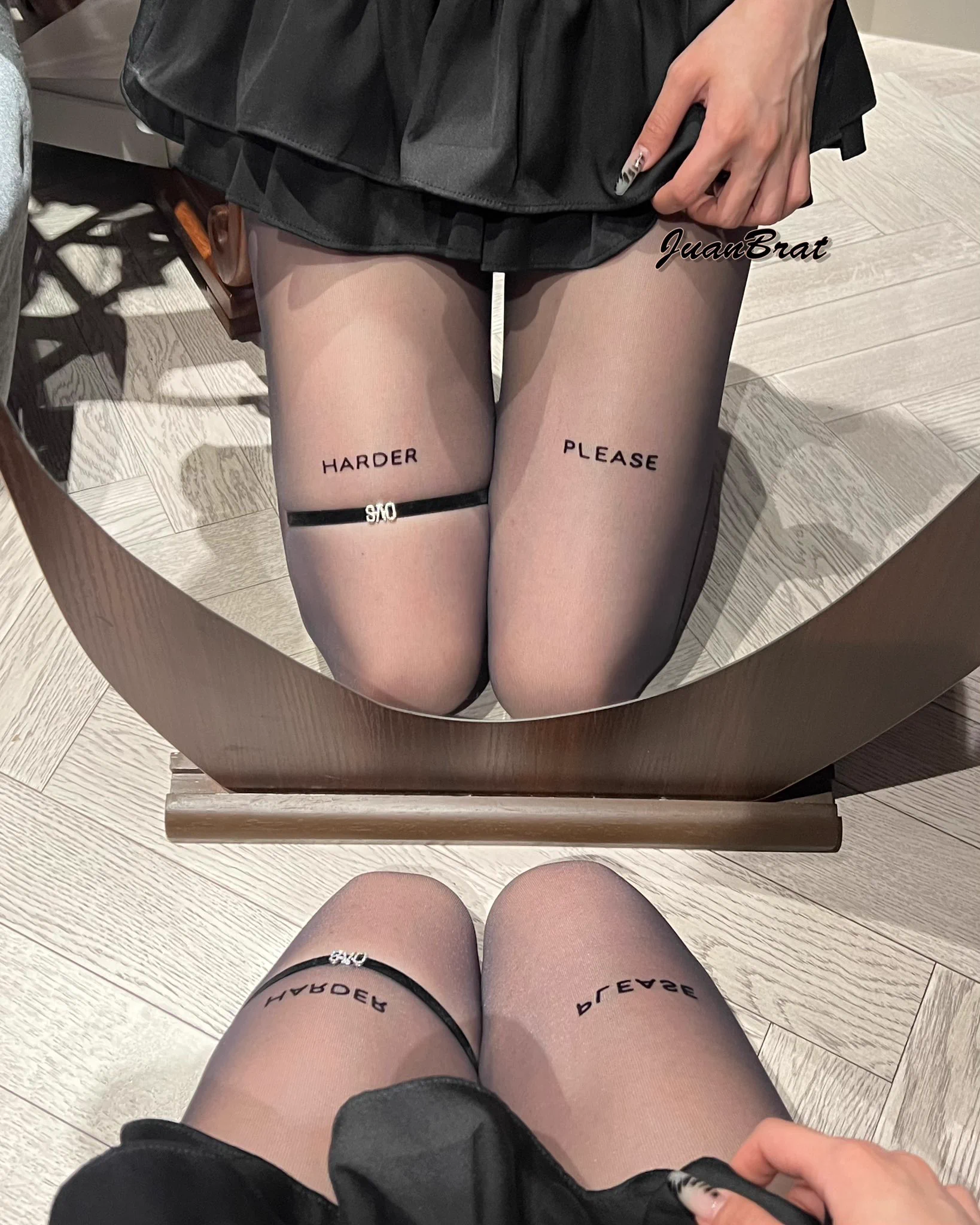 跪下就跪下…..（ https://t.co/tDctsHPD6S
