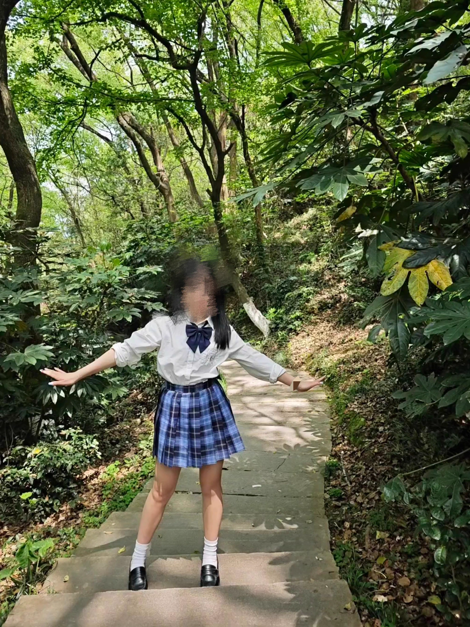 宝宝说他是元气少女 这是在干嘛 ？投稿 @luchu888#淫妻 #露出 #jk #定制 https://t.co/sl3IvRS5oz