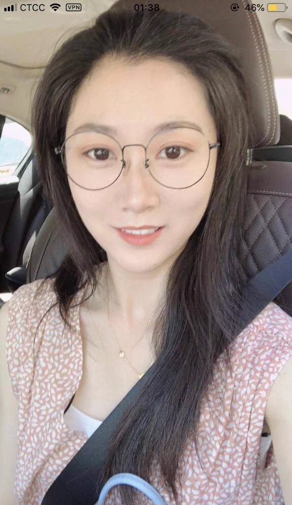 外表清纯可人的小美女，裤子一扒，握草了…原来也是茂密黑森林，B黑乳黑，现在的女孩子怎么都是B黑乳黑的，无条件满足男友的啪啪需求又怎样，分手后啪啪视照还不是一样被分享流出…完整版资源已发群，群里搜索关键词#绝色美女即可找到,唯一群链接在主页资料。温馨提示：入群请备好纸巾🧻。 https://t.co/gXoRfDdMLD