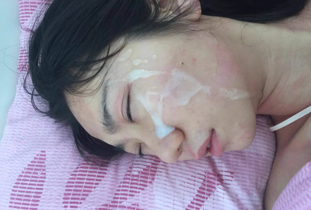 有性瘾的女生日常是怎样的？看她便知道了，一般男人是无法满足她的需求，必须结合道具，可以无下线的使劲搞。完整版资源已发群，群里搜索关键词#性瘾女生即可找到，唯一群链接在主页资料。温馨提示：入群请备好纸巾🧻。 https://t.co/RUfqbQp8Pu