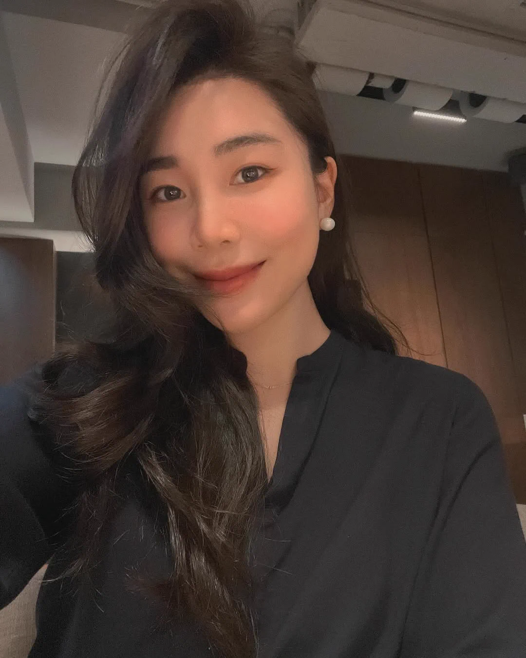 上班时，我端正严肃，专注工作； 下班后，我热情奔放，享受生活。 你更喜欢哪个我？ https://t.co/Ma9FLuJNd9
