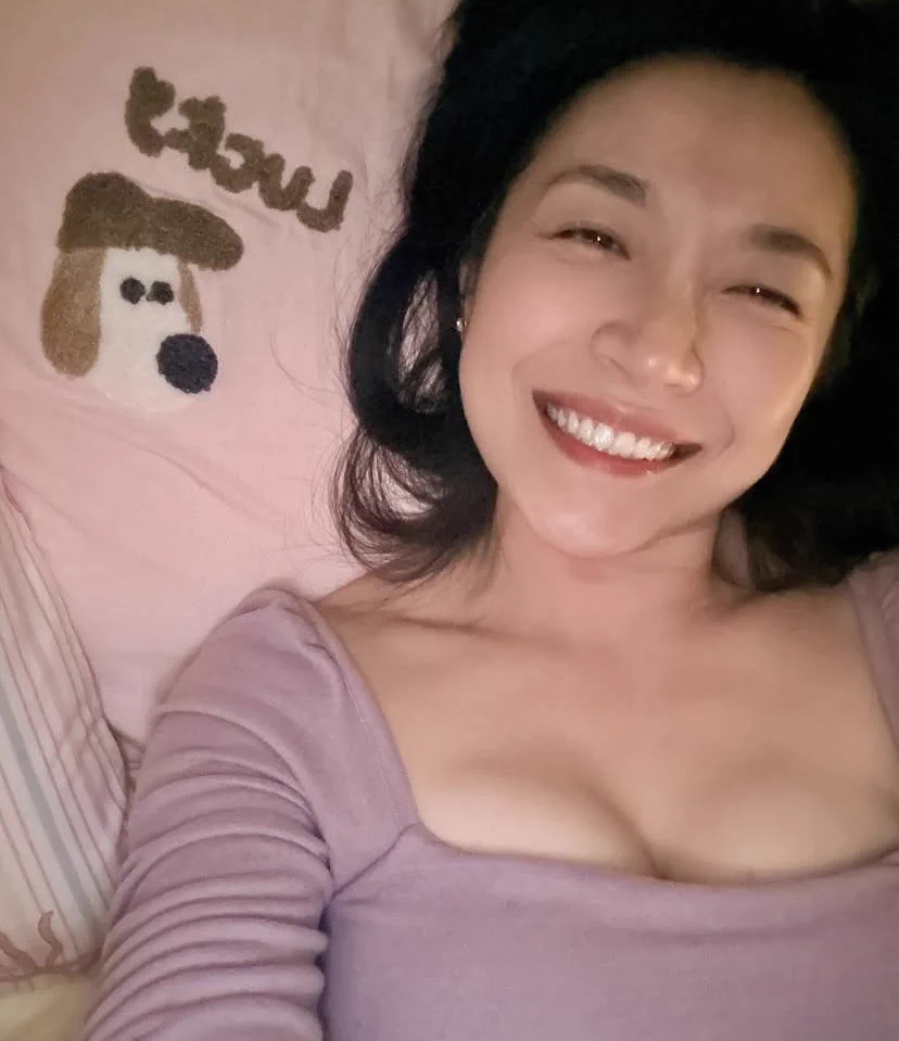 #男喘 #口爆 #龟头责 #足交 如果抓龙筋是妙手回春的加油站，那足交算是成年男人的特殊癖好吗？今天这位粉丝是个体制内的眼镜男，人很大方很有礼貌，约我玩点新鲜刺激的，唯独对足交情有独钟💕如果普通的抽插已经提不起你的性欲，那就跟我一起开发新的玩法，最近会在这里挑选粉丝进行线下~等你哦😜 https://t.co/XAUbVHdauJ