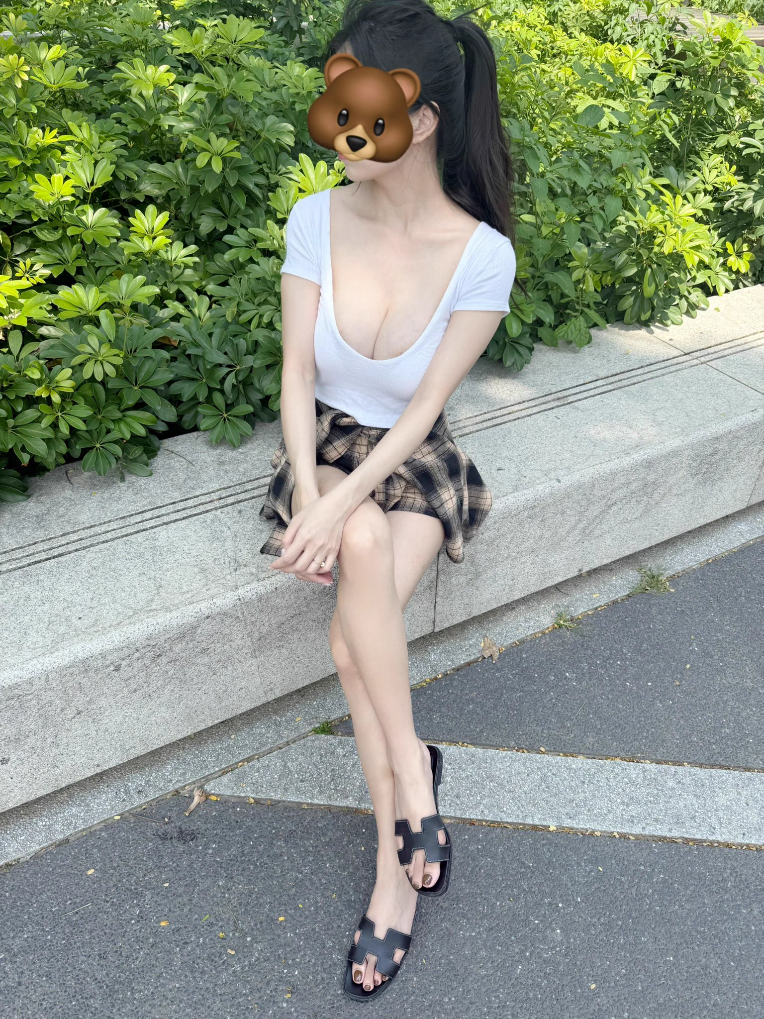 這件是露背的我把它反穿應該比較好看😝 https://t.co/adN5JligCw