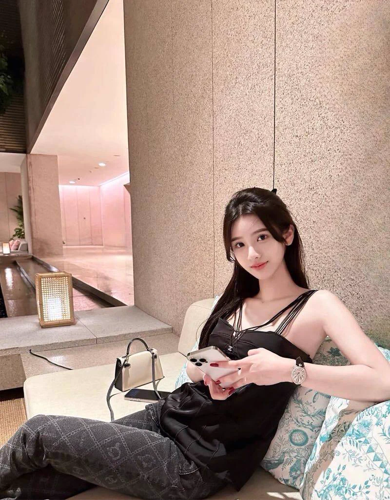 杭州𝐇𝐞𝐢𝐠𝐡𝐭身高/ 173• 𝐖𝐞𝐢𝐠𝐡𝐭体重/90• 𝐁𝐮𝐬𝐭胸围/D💜03年高校在读谈吐优雅举止大方💜🎀高端体验感🎀 只接素质TG频道：https://t.co/OeSruIplZ2TG客服：https://t.co/UpMJm1G8GdQQ：725588030（主号）1404186768（备用号）一二三线城市正常营业，欢迎咨询！ https://t.co/ikgjWDmzPz