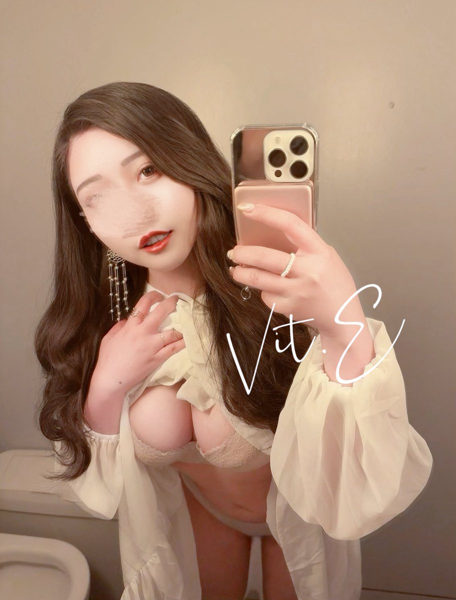 夜間版🌃
倫敦市區景點廁所巡禮（X

#不在辦公室 
#OL歐洲行 

為了旅行接睫毛戴隱眼做指甲
每天照鏡子都覺得自己美死了 https://t.co/U8juso8lVy