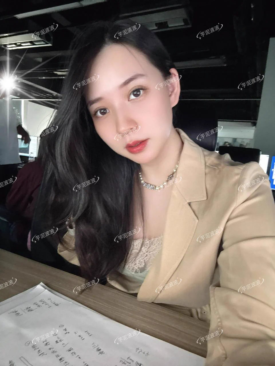 今天这个特别的小日子，本来跟X上的小弟弟约好的微醺畅谈，让彼此都体验那种欲罢不能的淋漓！！！可，在午休的时候老板居然让我陪他参加一个商务酒会，还对我露出了一个不怀好意的笑容，我怎么感觉这个中年油腻男即将对我伸出魔抓了呢，啊！这万恶的资本主义！我该怎么拒绝啊，在线等，急~急~急！！ https://t.co/f9dvyFojsL