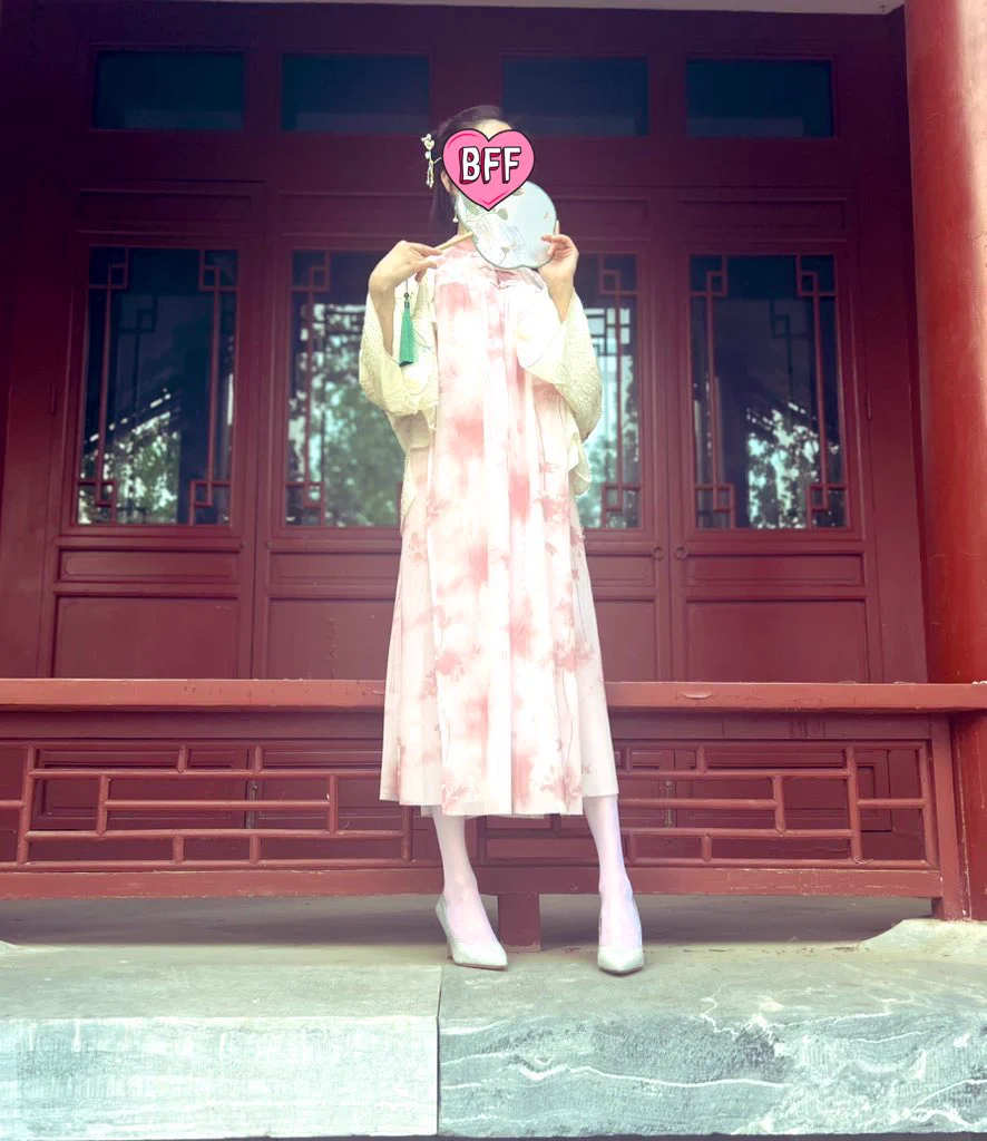 高级感瞬间拉满😍今天是妻子、明天是嫂子、后天是小姨子变装体验别人的妻子👀#妻味买家秀 #反差人妻 #户外露出 https://t.co/8DrTCrUQbd