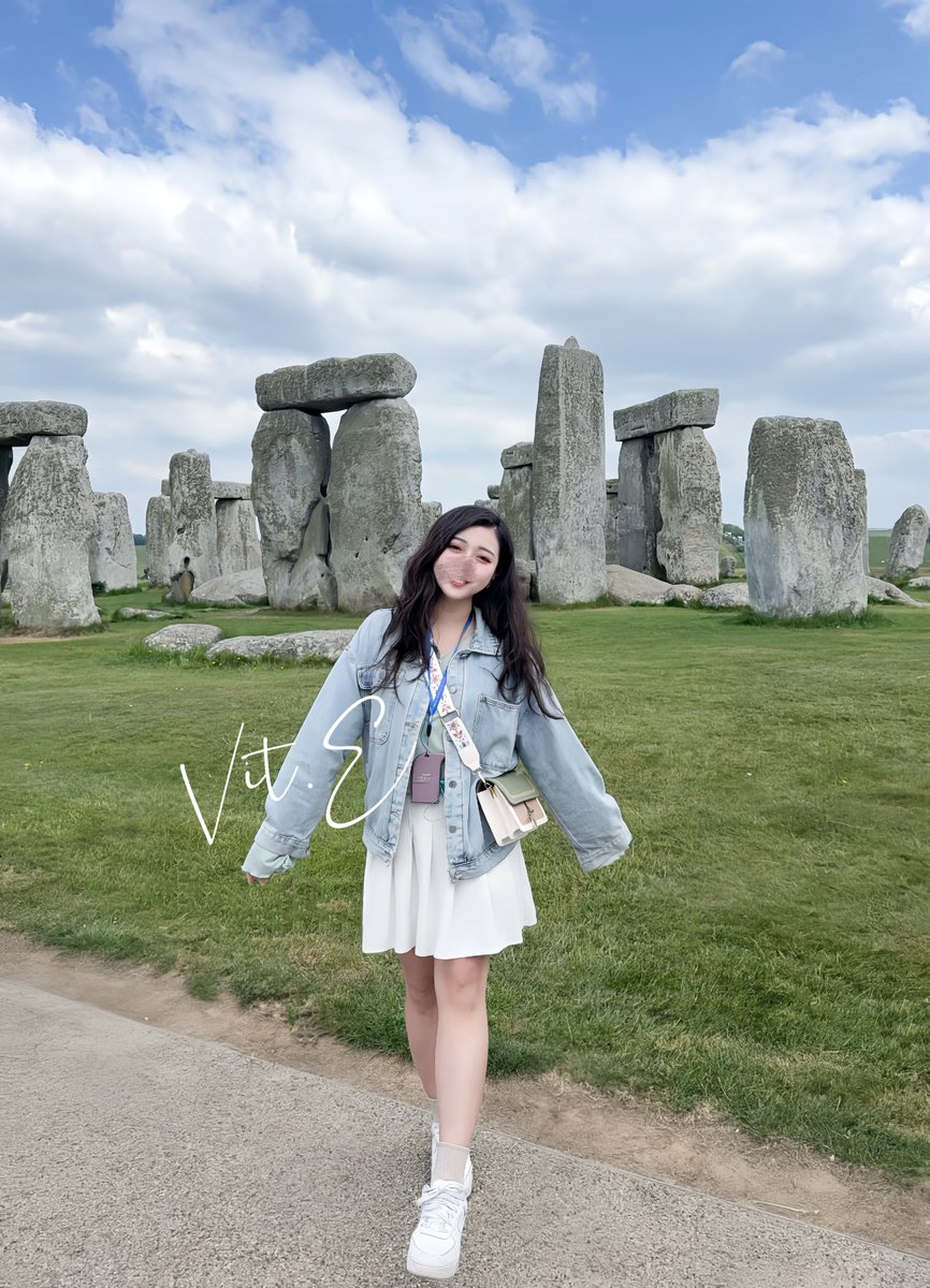 第二天🇬🇧
報了巴士一日遊行程
溫莎城堡、巨石陣、巴斯
西倫敦的鄉村風情真的慵懶又美麗

#OL穿著得體的日常

整巴士的人都是羽絨衣厚外套
就我穿著短裙在寒風中奔跑🤣 https://t.co/NfIDhpmZfr
