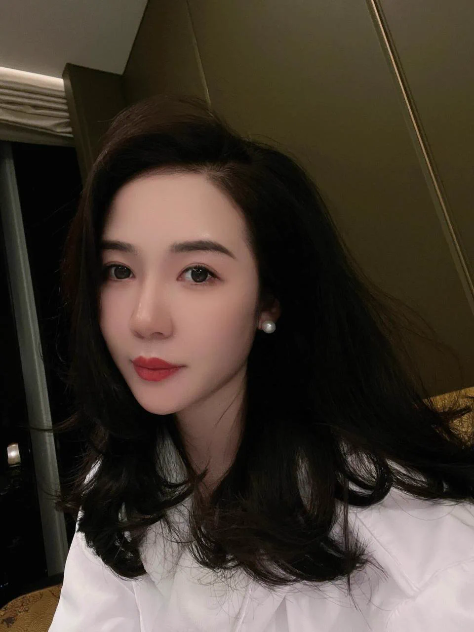 人前是光芒万丈的成功职业女性，人后是欲求不满的饥渴少妇～这是反差，也都是我生活中真实的一面，当我们放下伪装，才能尽情的享受当下的美好…想早日享受一场酣畅淋漓得鱼水之欢，今天520，不知道谁能满足我的需求… https://t.co/e0mF36QUyE