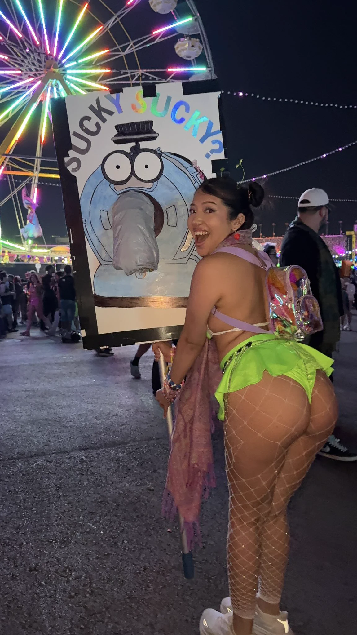 sucky sucky after electric daisy carnival 🎡 https://t.co/YfWVkDEaT0