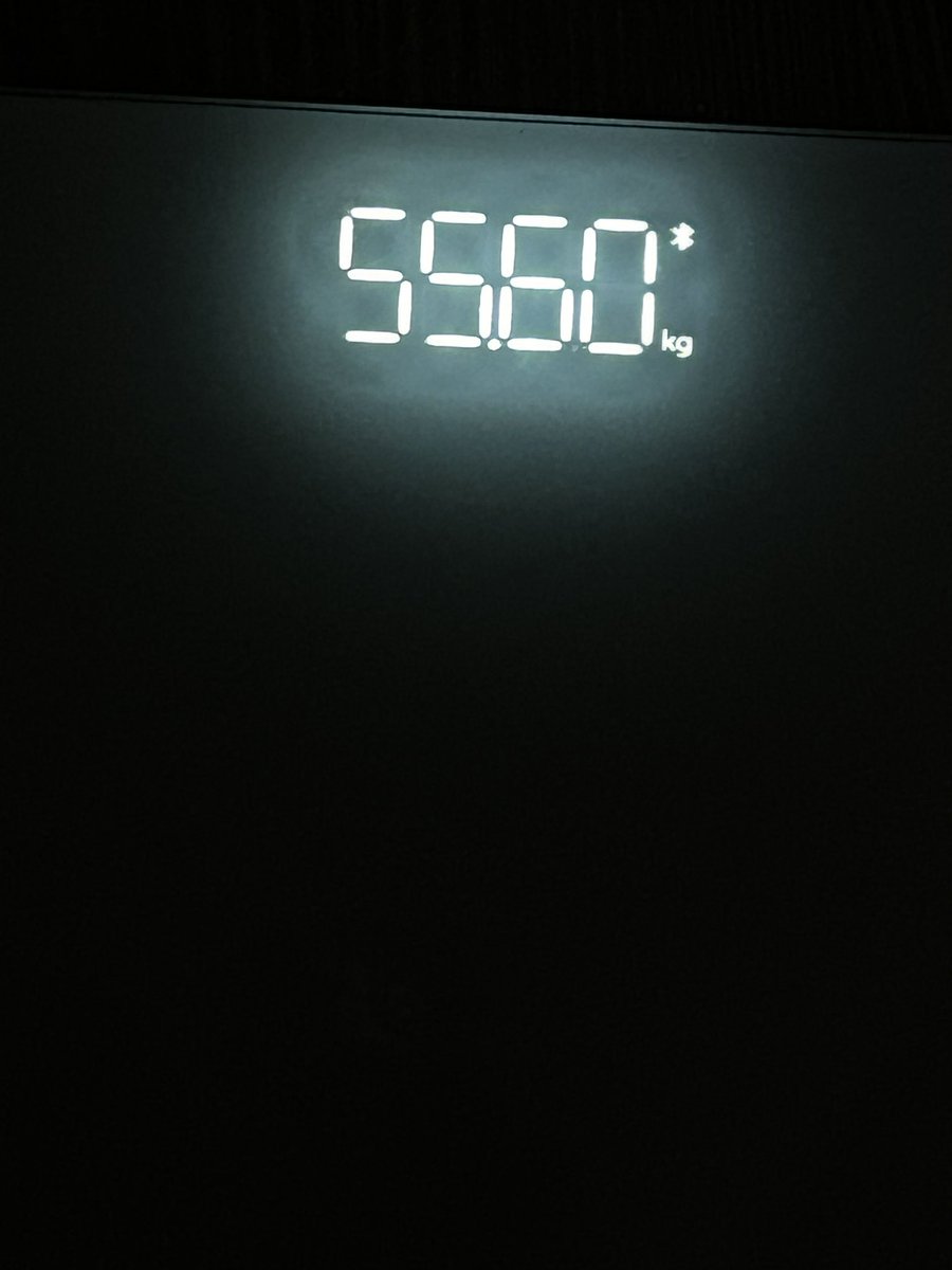 做梦梦到考试监考老师站在我面前
我一抬头好宽的肩
考试结束闺蜜问他能不能抱一下被拒绝了
（一天胖两斤谁能受了 https://t.co/u0Uxxk21dB