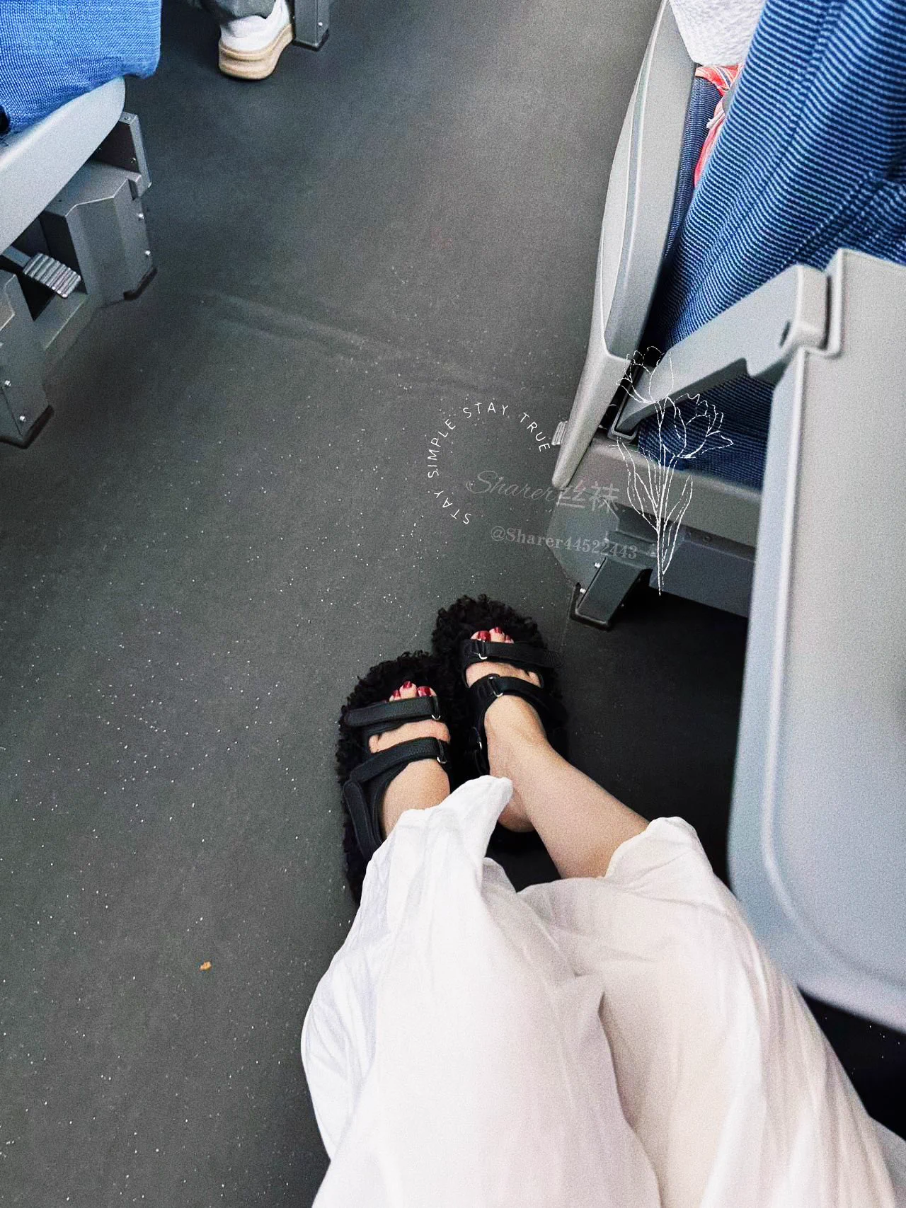 今日单位体检不方便穿丝袜～扎针的大夫应该是个弟弟，粗壮的手全是汗…他比我还紧张，不出意外……第一针就扎偏了😓…还好结果一切正常。窦性心律过缓(图三)… 大夫没有细说。有没有懂的？ https://t.co/xY2mzimPS1