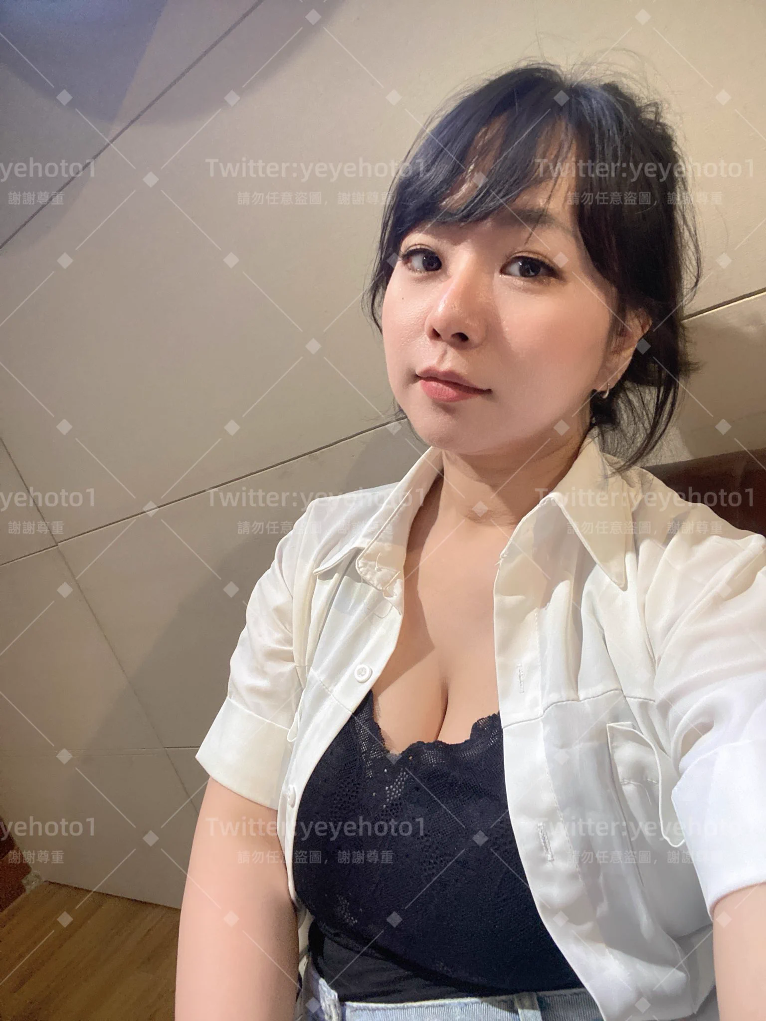 陪漂亮小姐姐來百貨公司喝下午茶☕️#阿哈哈哈哈哈#個人覺得好廢 https://t.co/pZQpgLZHmQ