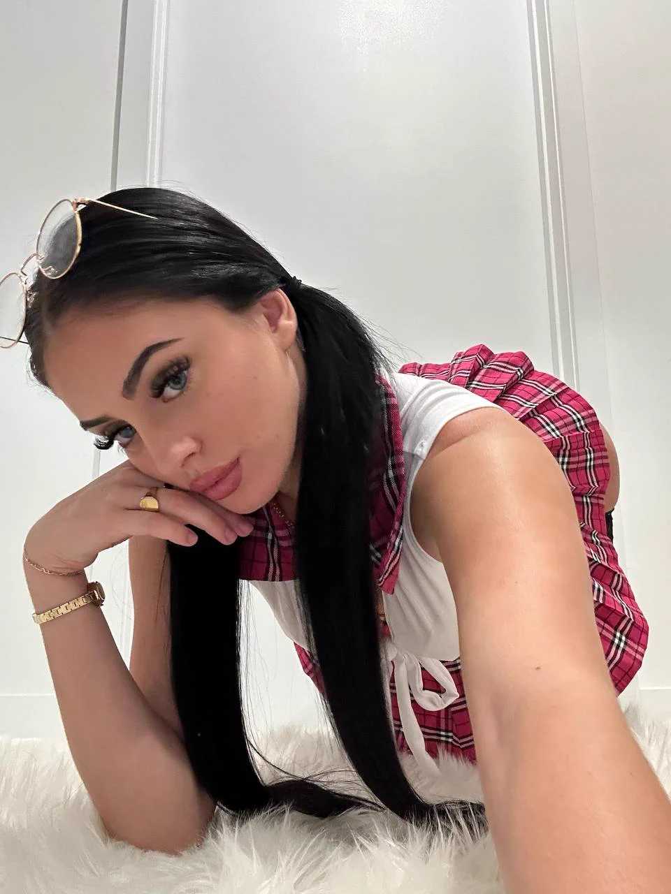 do u prefer photos📸 or videos🎥? ill send ur choice in dms https://t.co/HJ6PJJLM53
