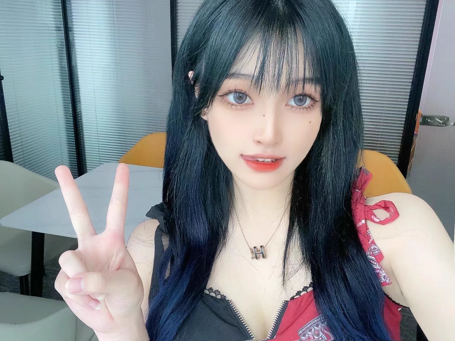 我的脸很好用吗？ https://t.co/RObXdYWWiv