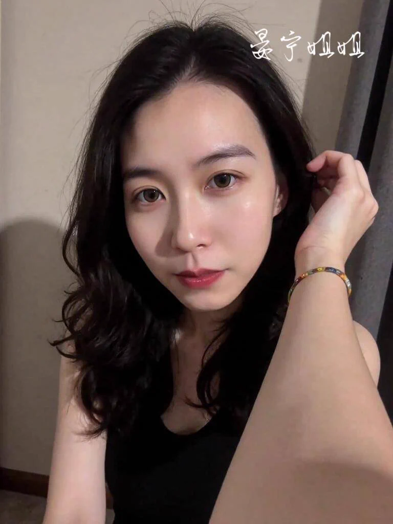 不要觉得是个阿姨肢体就很僵硬，其实还是很柔软的…这回信了吧？ https://t.co/ekBltRApoj
