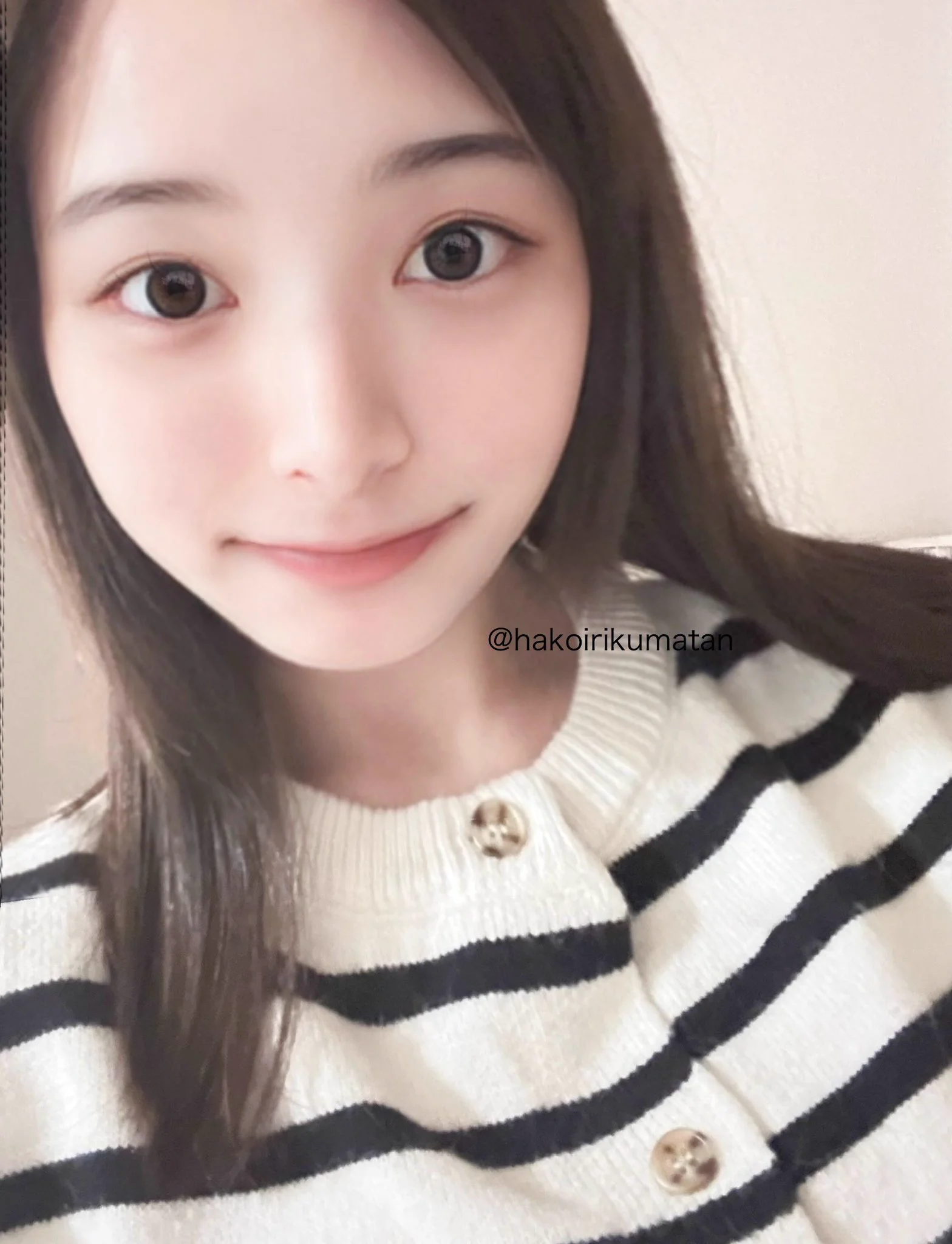 おはようございます🥱💓早起きできたので、これからお散歩してきます🍀夢色ウェディングのガチャは、【明日の23:59で販売終了】です💍✨10本コンプリートしてくれた方、フルver.を購入してくれた方への特典映像「夢の続き…」は、来月中旬から下旬頃にお届けします😌💕実は、ちょっと納得いかない部分があったので、もう一度撮り直すことにしました😢お待たせしちゃってごめんなさい…でも、もっと素敵な夢の続きをお届けできると思います！✨楽しみに待ってもらえたら嬉しいです🧸🩵では、行ってきます😉♡