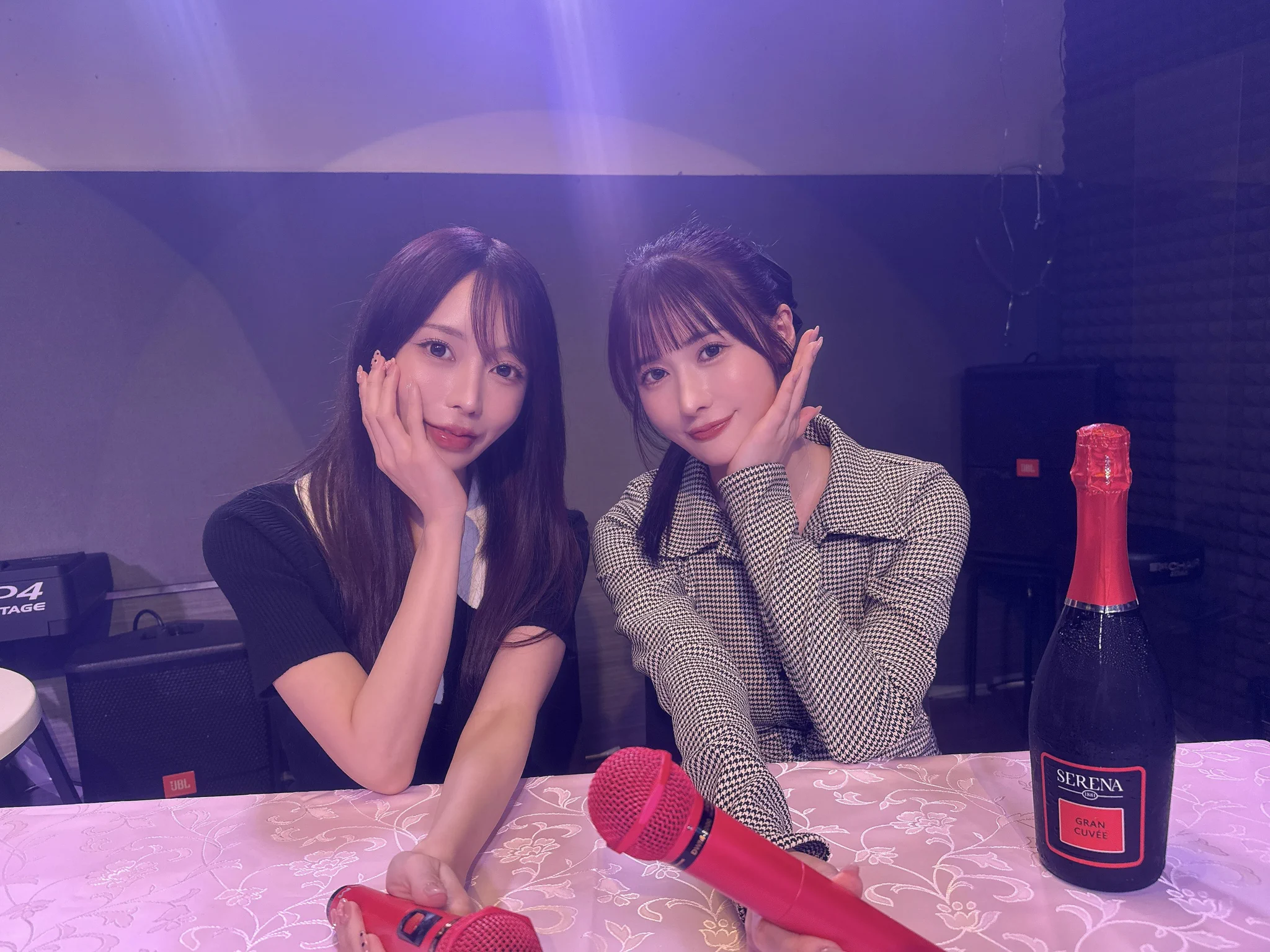 藤森里穂のねほりはほりほラジオvol.15公開収録の前半部の放送です！七瀬アリスちゃん(@Alice_Nanase_)ゲスト出演ありがとうございました💓💓現場での楽しい雰囲気が伝わる配信内容になっています🎶公開収録に参加した方はもちろん、参加してない方も是非聴いてください👌https://t.co/coDVkVfBgf https://t.co/LffR2xHkzi