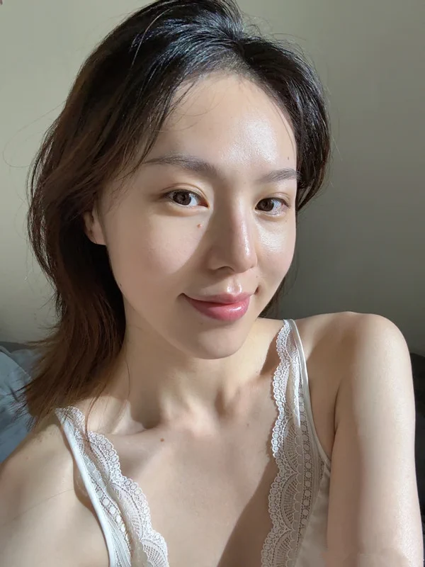 我操了 我他妈推特……被同事看见了… 怎么办怎么办 https://t.co/m3e6Q3ChLU
