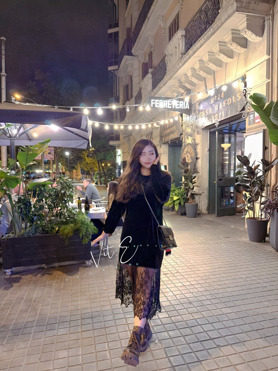 第一天🇪🇸
聖家堂、聖十字聖保羅醫院、凱旋門
參加完朋友的婚前👰🏻派對
漫步在西班牙夜晚的街頭
微醺就著晚風

#OL穿著得體的日常 https://t.co/63XBsJZ1Vf