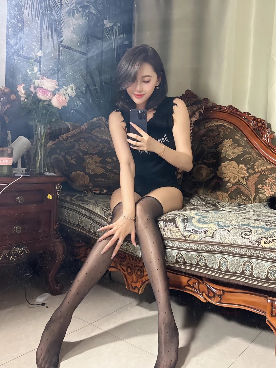 少妇感还是小妈感 https://t.co/EQbZErXVkd