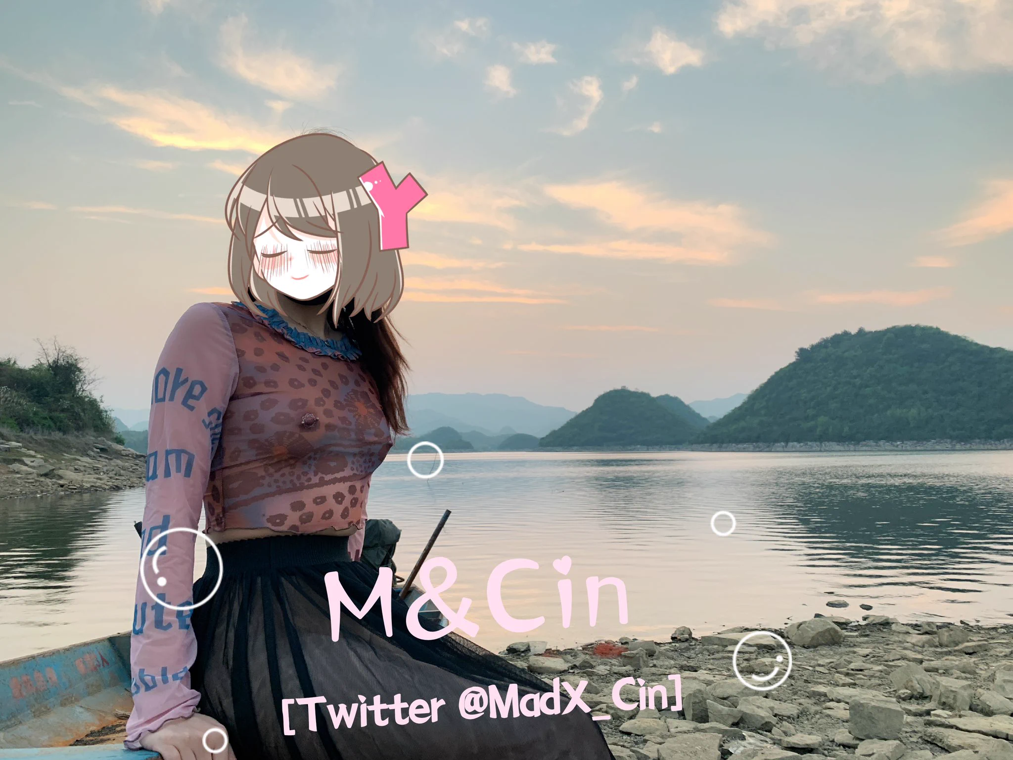 阳光洒在肩头，我的每一步都在书写自由

#露出 #露出任务 #人前露出 https://t.co/sAfEzn9FM9