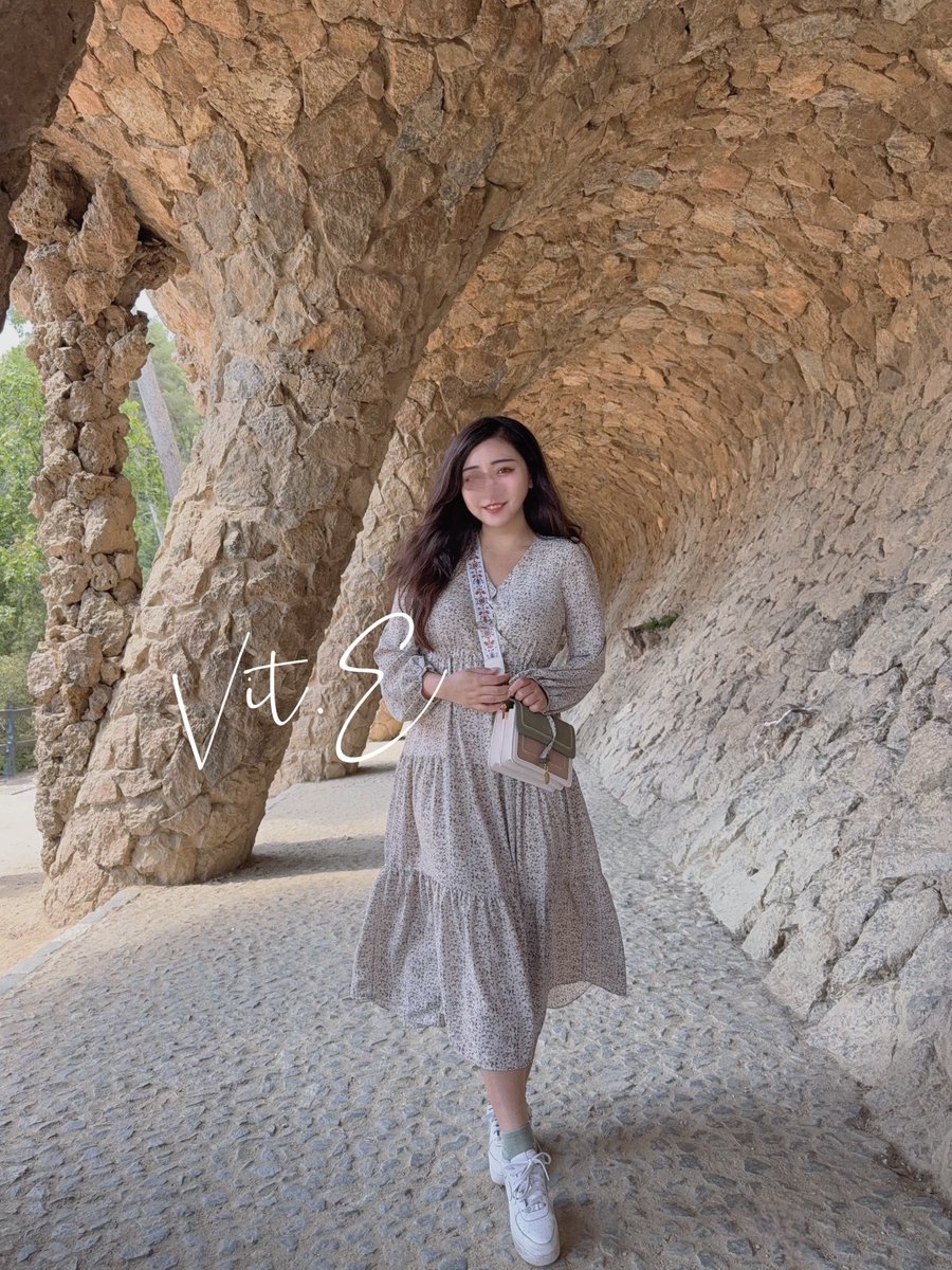 第二天🇪🇸
早上在奎爾公園健行
下午就去了朋友的婚禮💐

#OL穿著得體的日常

第一次參與西班牙的婚禮
大家都好熱情的在舞池裡又唱又跳
就像電影情節一樣٩(ˊᗜˋ*)و
很可怕的時長
一路從下午四點到凌晨兩點
大家都還是很嗨的舞動著
體力真的好好…
（我們午夜就落跑回飯店了 https://t.co/8Ov3hnh1Yd