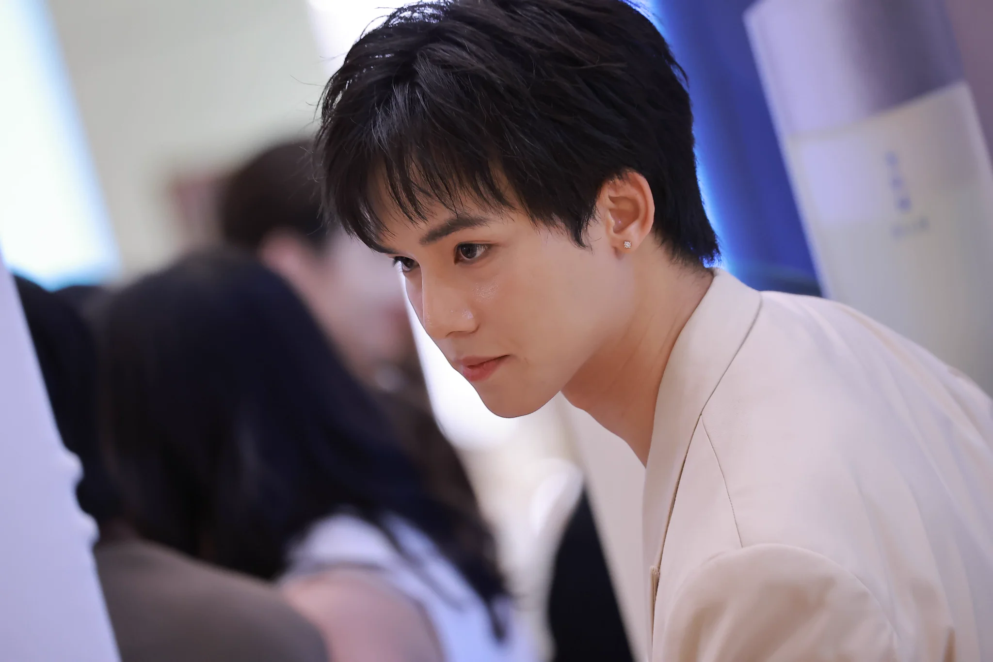 Fluke Pongsapat just debuted his fresh black hair, and it’s giving major heart-stealer energy. In this close-up, his sharp gaze and sleek style make every angle effortlessly captivating.🖤✨SEKKISEI BLUE x FLUKE#SekkiseiBlue#flukepongsapat #ฟลุ๊คจ์พงศภัทร์ @fluke_pongsapat https://t.co/mcbA34PH2N