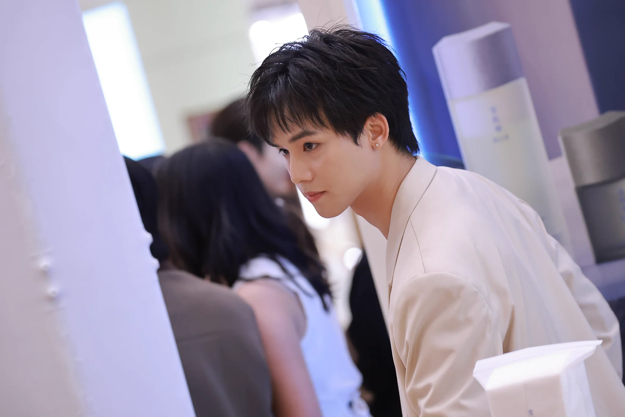 Fluke Pongsapat just debuted his fresh black hair, and it’s giving major heart-stealer energy. In this close-up, his sharp gaze and sleek style make every angle effortlessly captivating.🖤✨SEKKISEI BLUE x FLUKE#SekkiseiBlue#flukepongsapat #ฟลุ๊คจ์พงศภัทร์ @fluke_pongsapat https://t.co/mcbA34PH2N