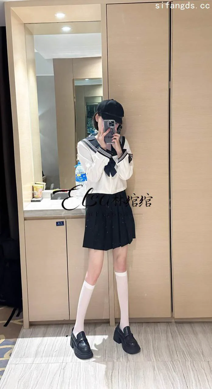 #林绾绾 长得很骚的jk学妹为了挣米竟然给淋巴打结的肥猪给拱了完整版已更新评论区 https://t.co/nZagvRbUPw