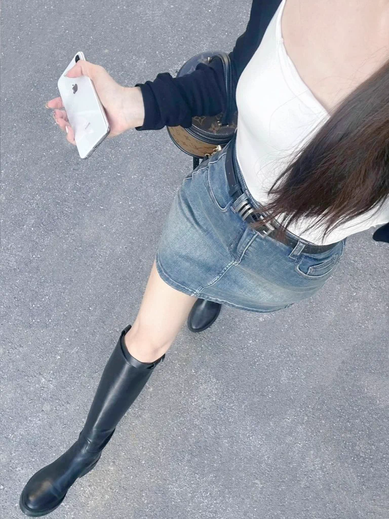 有人問我：妳幾歲啊：乾 廢話嗎 我當然是18歲呀哼哼！ https://t.co/EMcFdBOVln