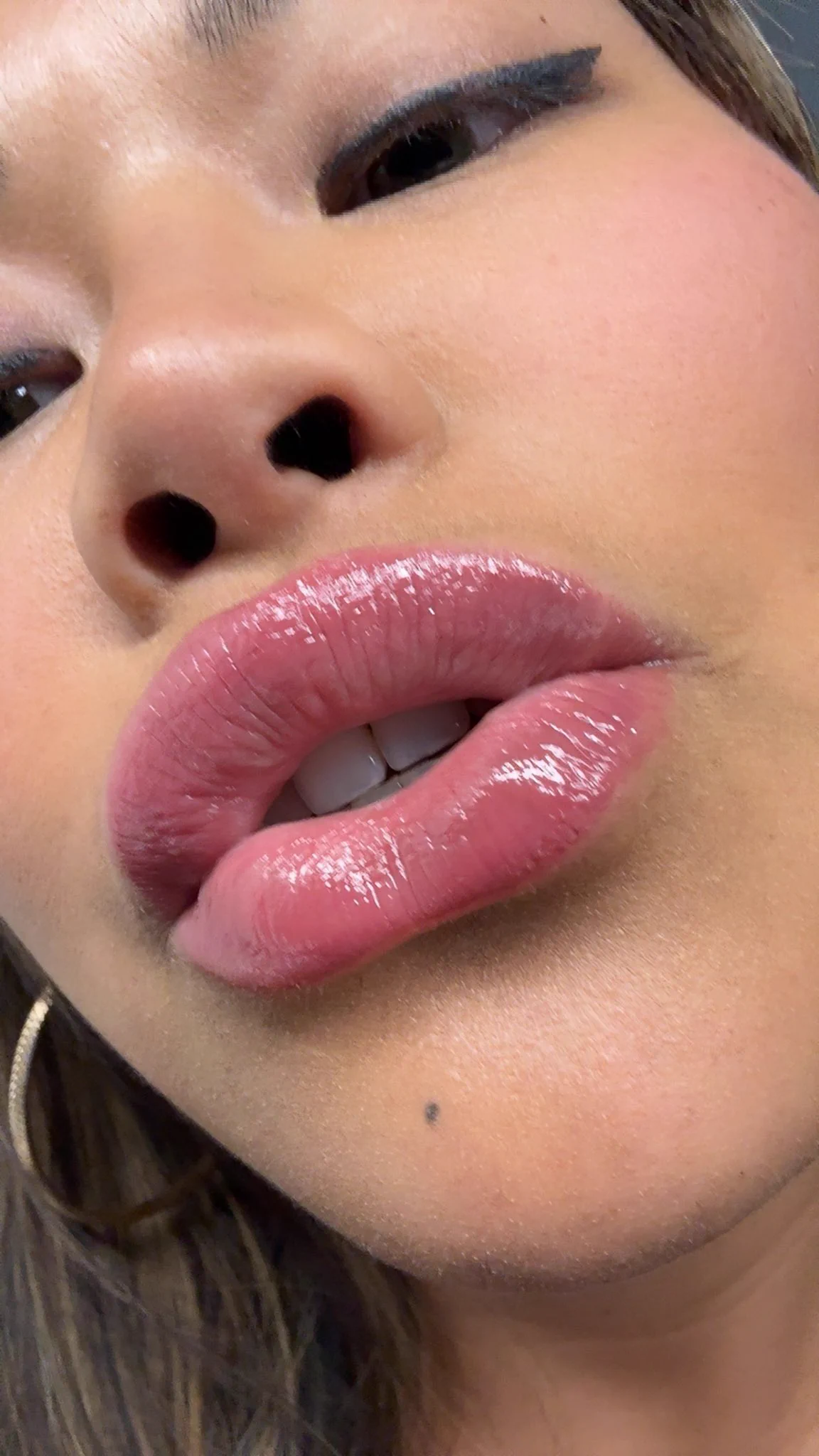 I’m hungry, tiny! Time to eat you. 😈https://t.co/9rC2wLA4lH https://t.co/g6FfDveCyX