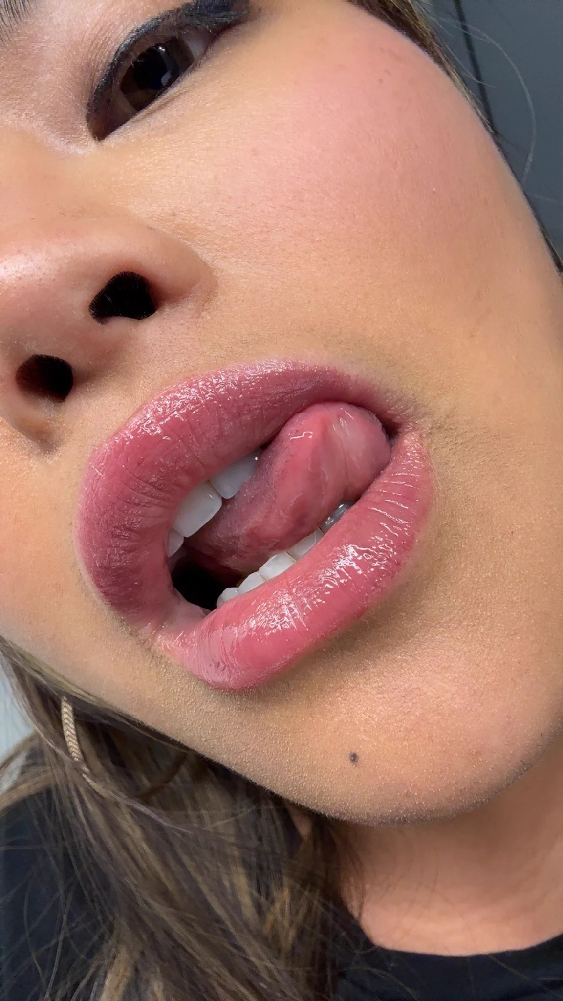 I’m hungry, tiny! Time to eat you. 😈https://t.co/9rC2wLA4lH https://t.co/g6FfDveCyX