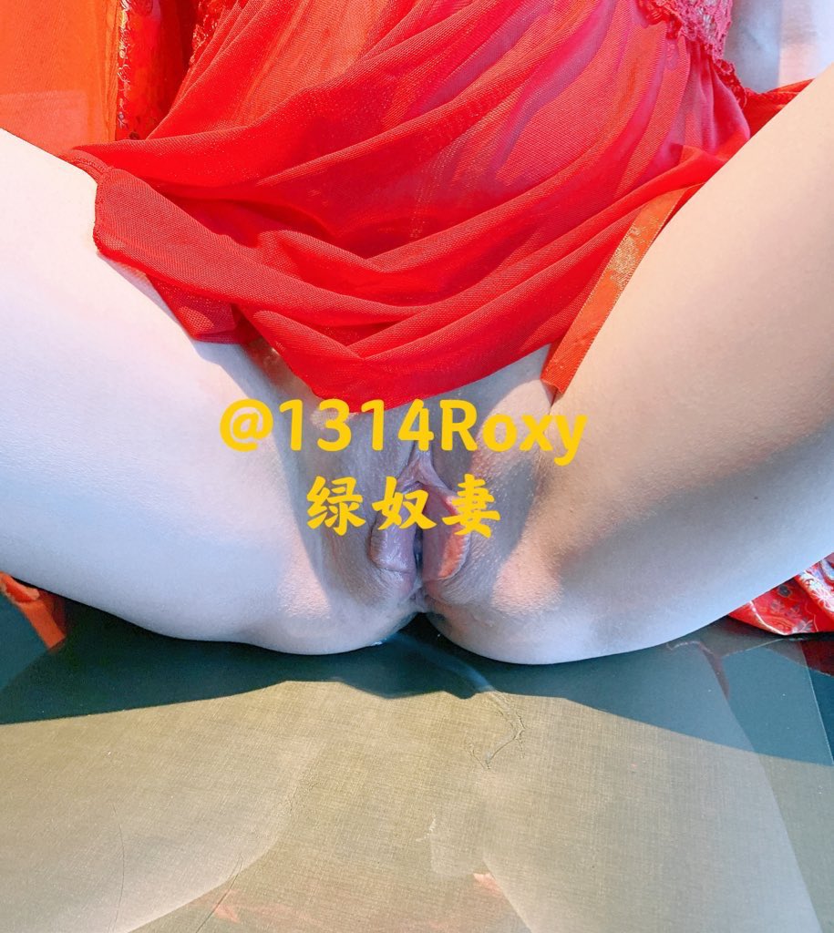 王八们所谓心爱的娇妻女神只不过是绿主爸爸的鸡巴套子，而王八应该自觉地在娇妻出门伺候绿主爸爸之前将娇妻调整为骚浪模式，因为温柔贤淑的娇妻一旦看到绿主爸爸粗壮的大肉棒就会变成下贱母狗，迫不及待的希望绿主爸爸的肉棒填满自己空虚的骚屄。 #绿帽 #绿奴 #cuckold #chastity  #keyholder #hotwife https://t.co/KAgSBbcGdp