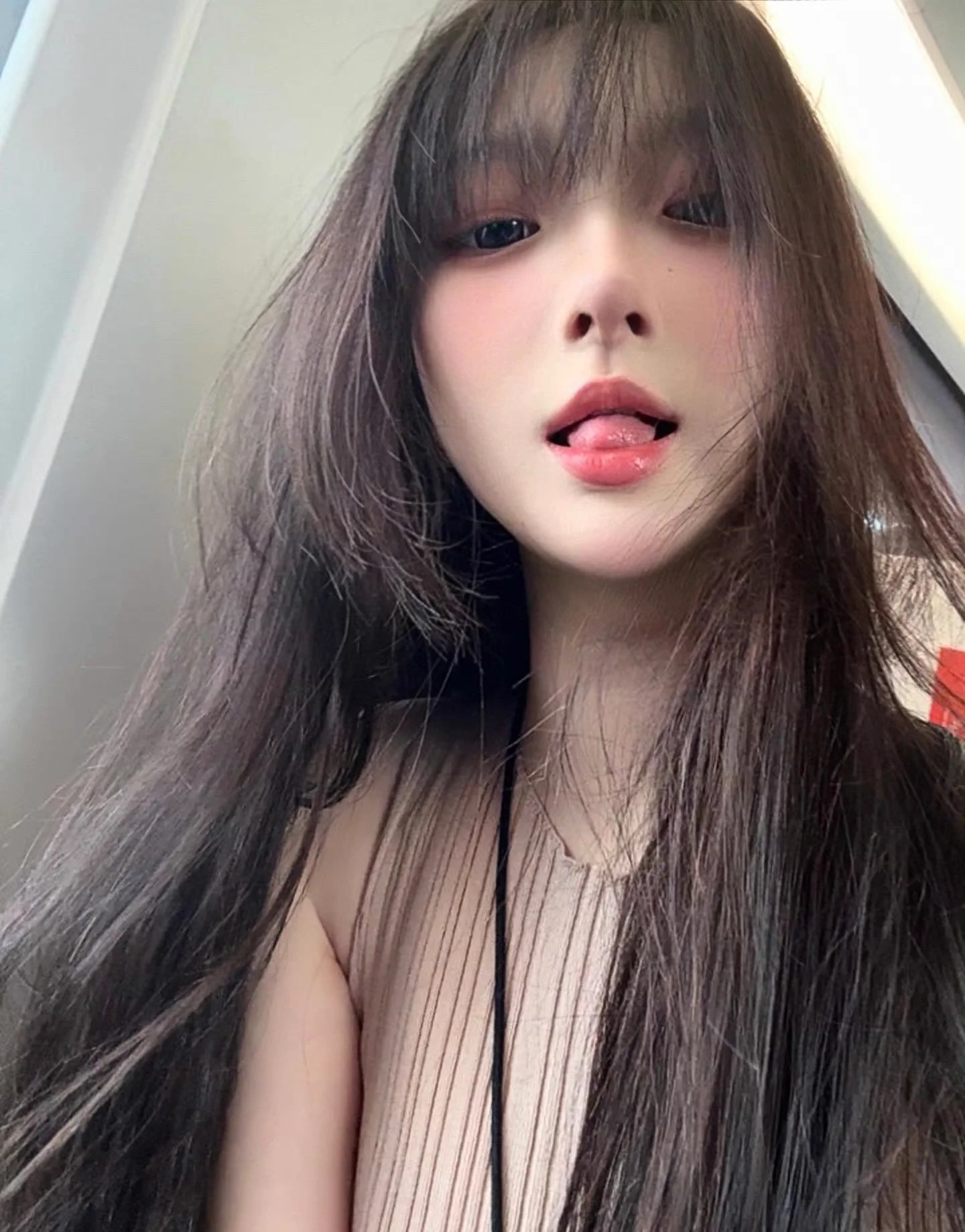 滚过来舌吻....... https://t.co/PILcL2MubQ