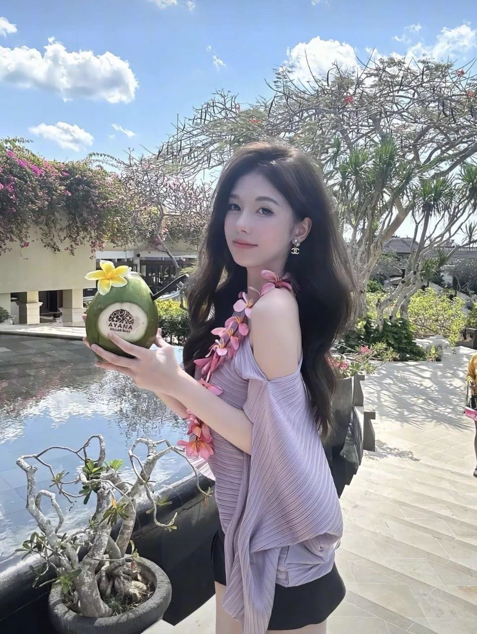 #上海 🦜极品高颜值冷白皮清纯无整 上戏大一在读新人19岁 双一流名校在读 可验身高：165cm体重：42kg   罩杯：D难得一见的清纯  人瘦🐻大百变小精灵 超级反差 💦多紧致🐧：1281079839微：yelangman67电报看图交流反馈群https://t.co/80IfE7z1tN https://t.co/pVGxDVs5at